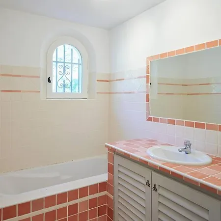 Lovelydays • 6br With Pool 度假居 圣特罗佩