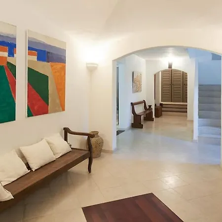 Lovelydays • 6br With Pool Holiday home